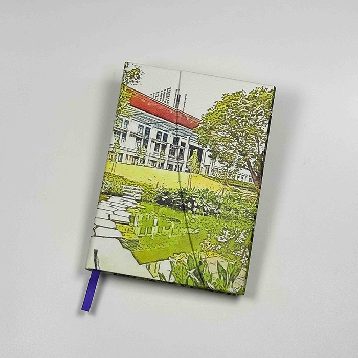 Aangepast geval van paperback -notebook